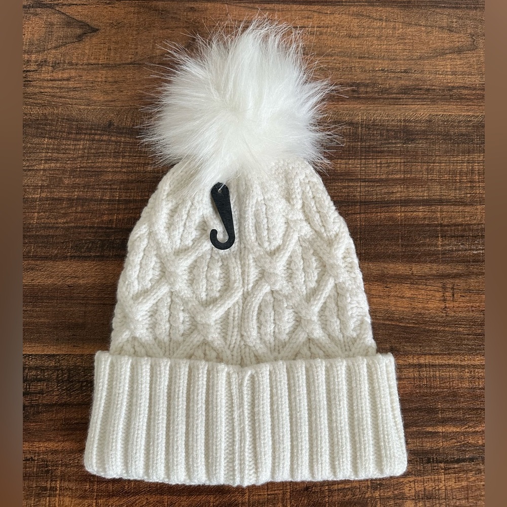 NWT Cream Pom Pom Winter Beanie